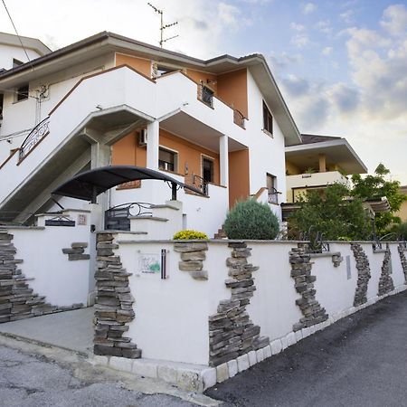 B&B Gabrielmary' Scafa Bagian luar foto